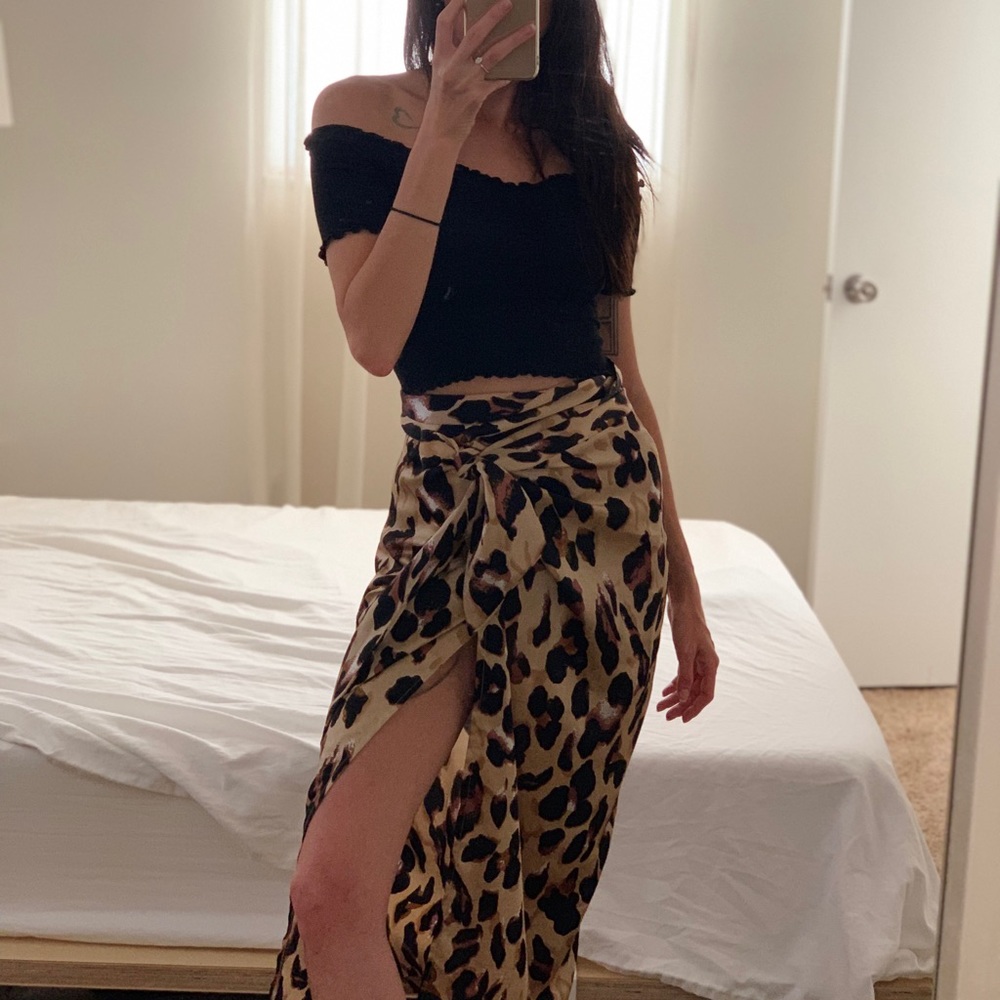 Noir Crop